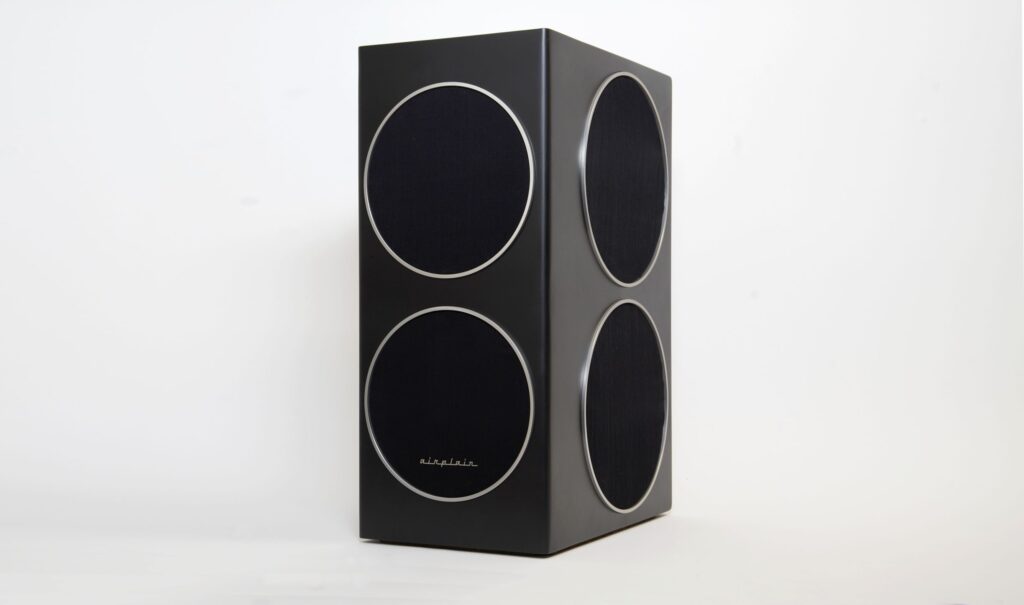 phli_black.jpg_11771